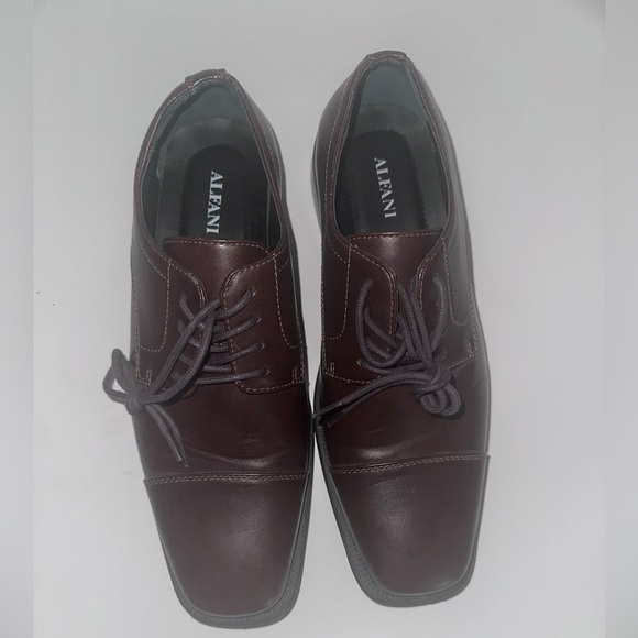 Alfani Brown Leather Adam Oxfords with Cap Toe Design - Picture 3 of 7